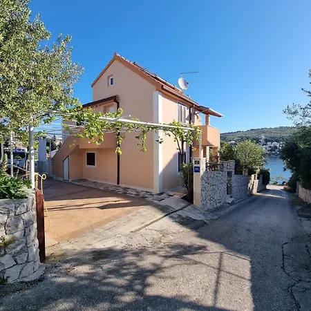 Apartments Mevi Trogir Exterior photo